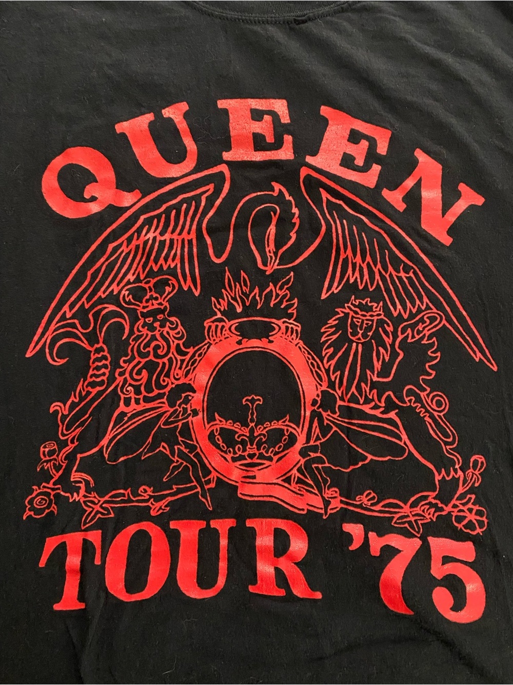 Queen Tour '75 Vintage Style Band Tee - Black & Red XL
